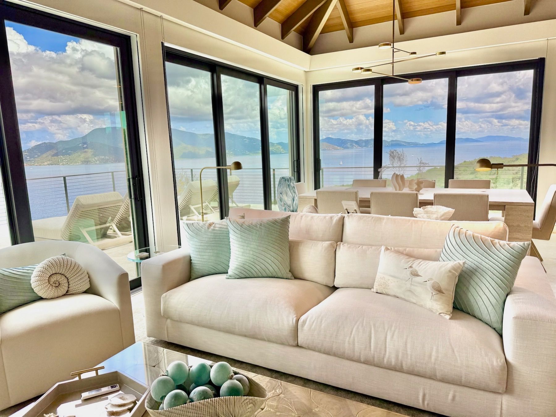 Window To The Sea villa photo.